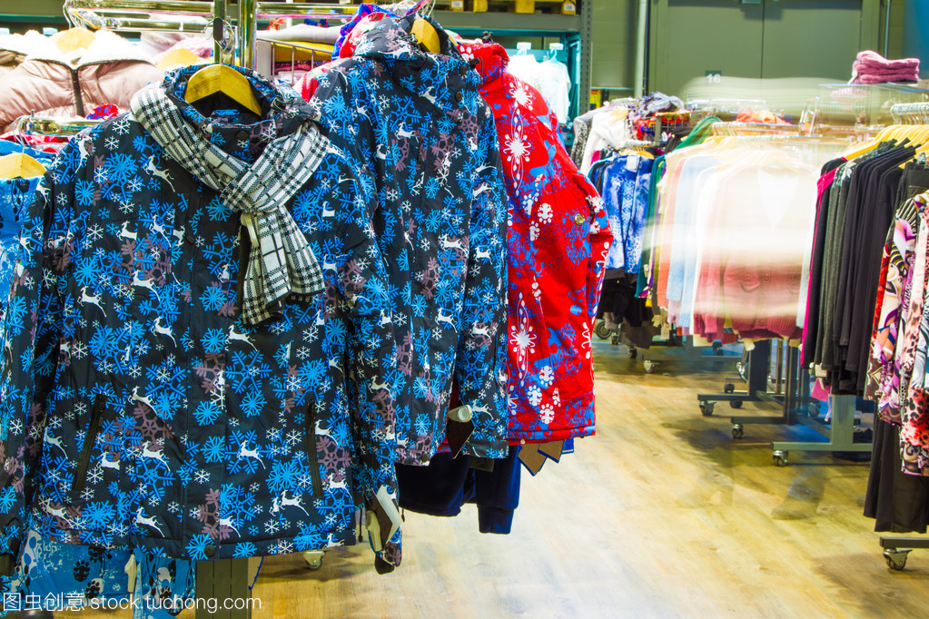 零售购物销售 服装服饰零售的策略与趋势